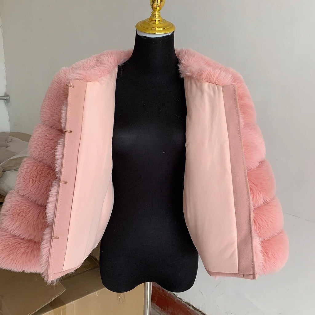 Women's Cropped Faux Fur Jacket – Plush Statement Winter Jacket