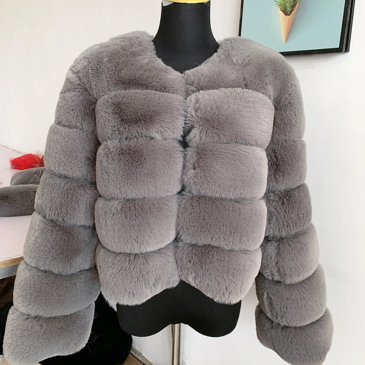 Women's Cropped Faux Fur Jacket – Plush Statement Winter Jacket