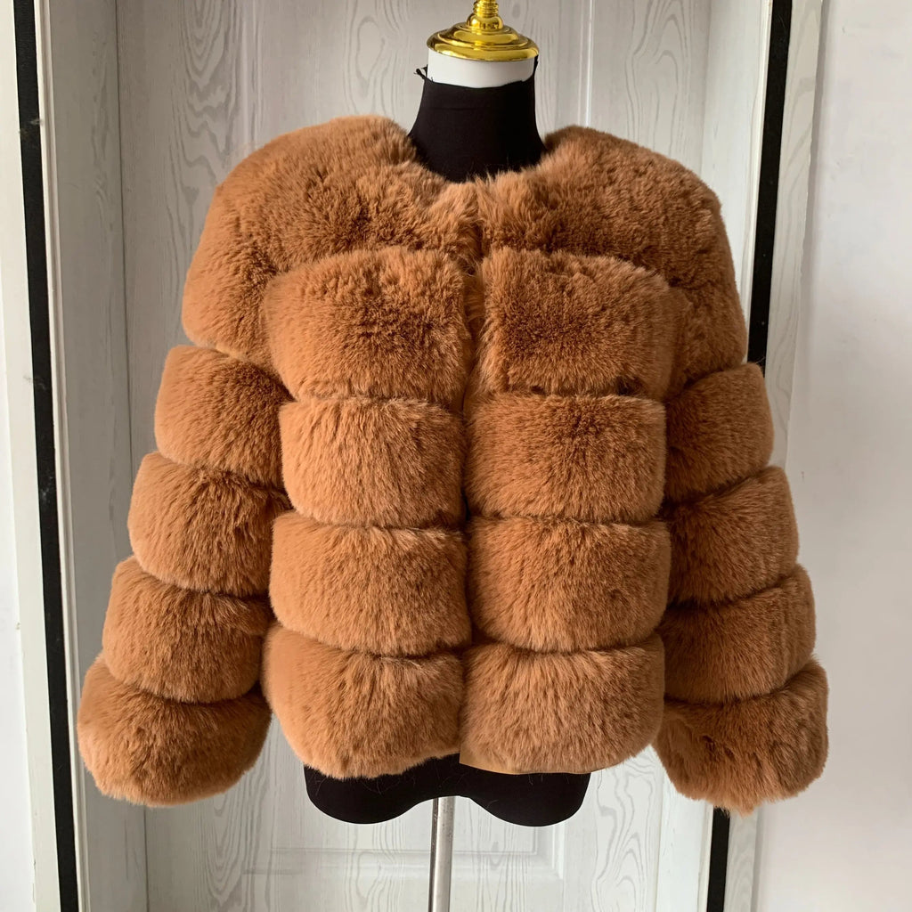 Women's Cropped Faux Fur Jacket – Plush Statement Winter Jacket