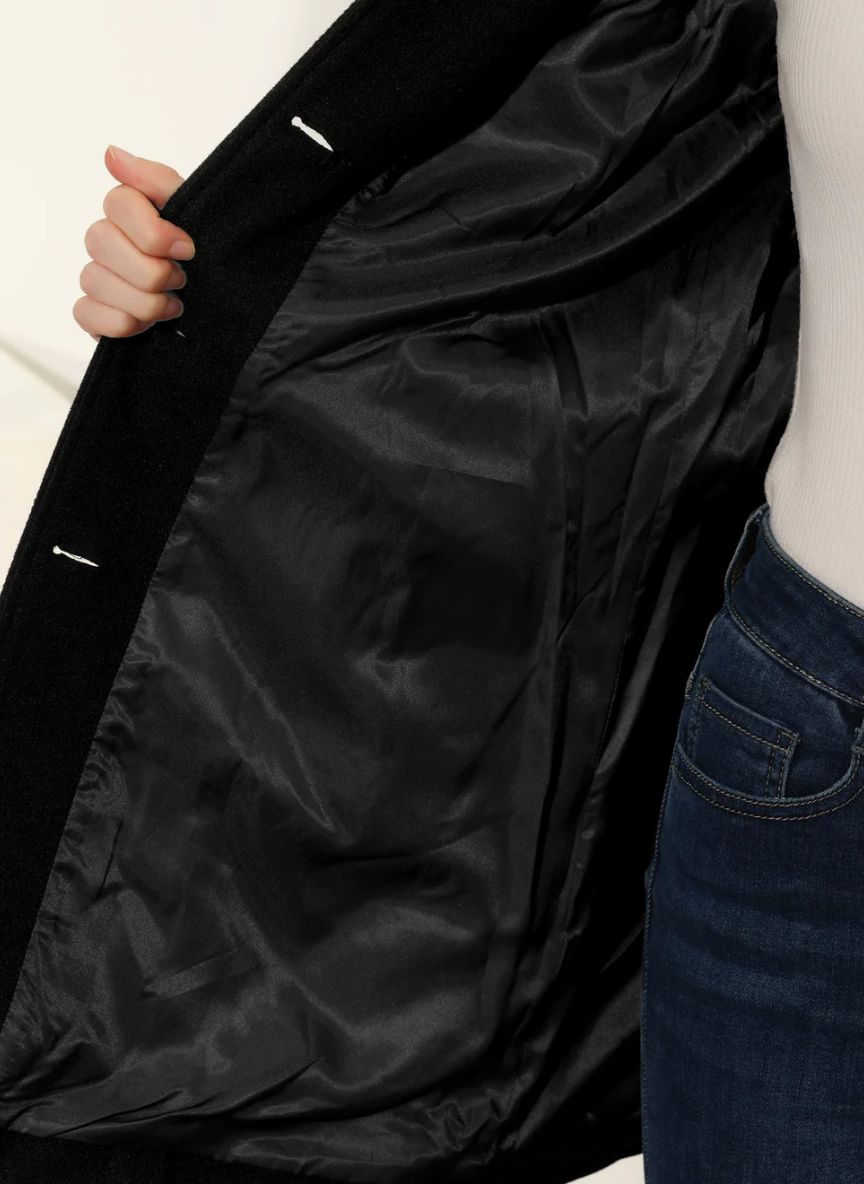 Alanah | Classic Button Coat with long sleeve and button closure
