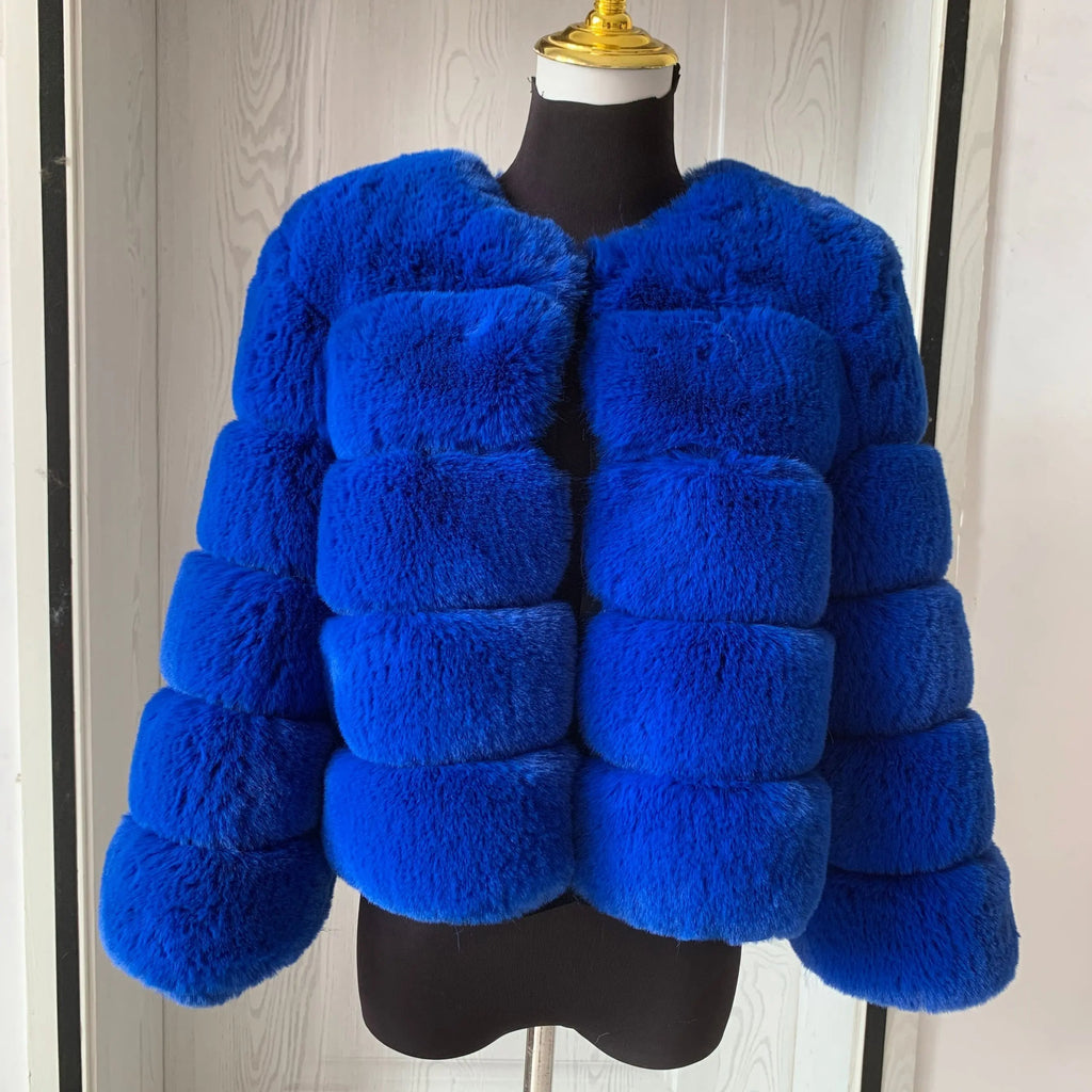 Women's Cropped Faux Fur Jacket – Plush Statement Winter Jacket