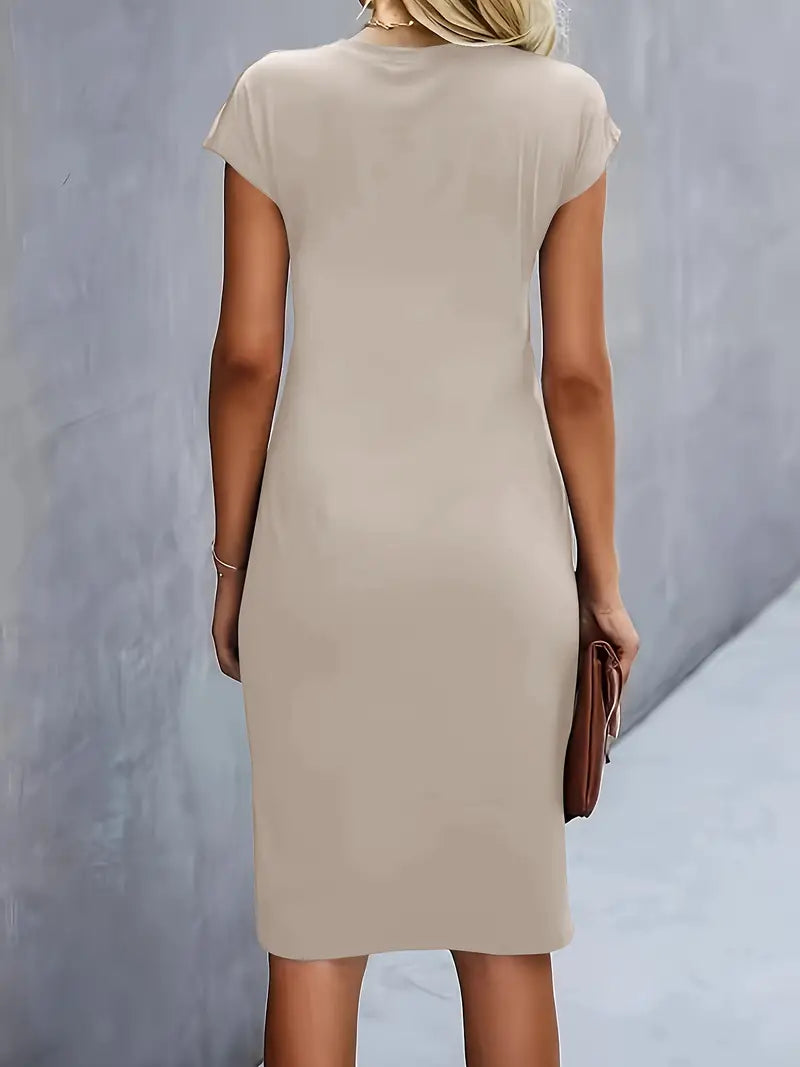 Alanah | Defined Waist Midi Dress with round neck