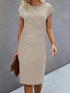 Alanah | Defined Waist Midi Dress with round neck
