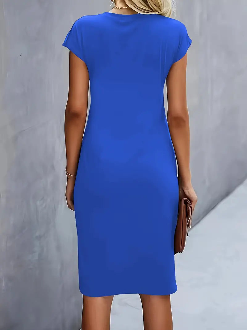 Alanah | Defined Waist Midi Dress with round neck