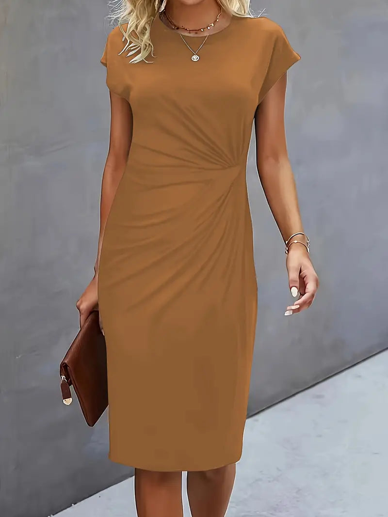 Alanah | Defined Waist Midi Dress with round neck