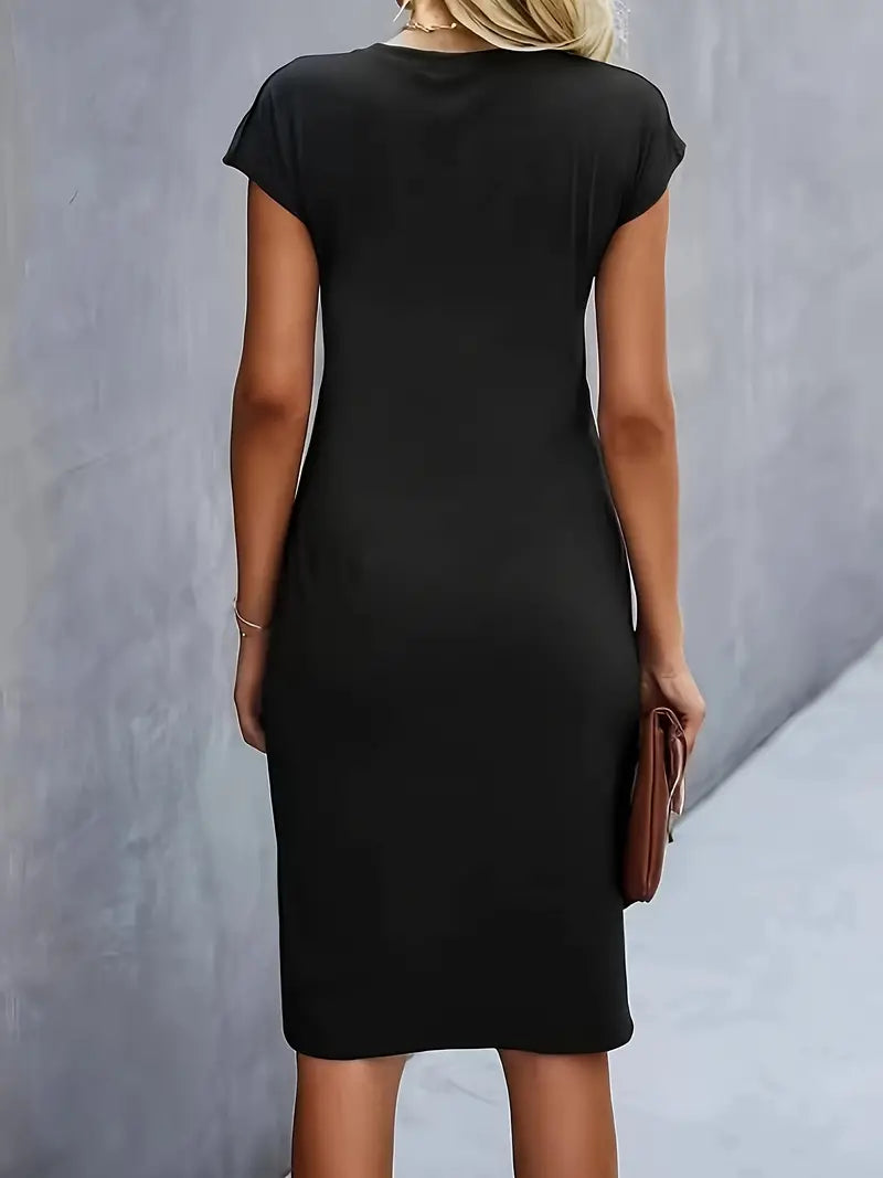 Alanah | Defined Waist Midi Dress with round neck