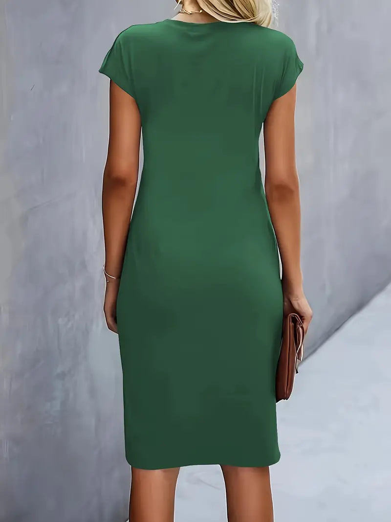 Alanah | Defined Waist Midi Dress with round neck