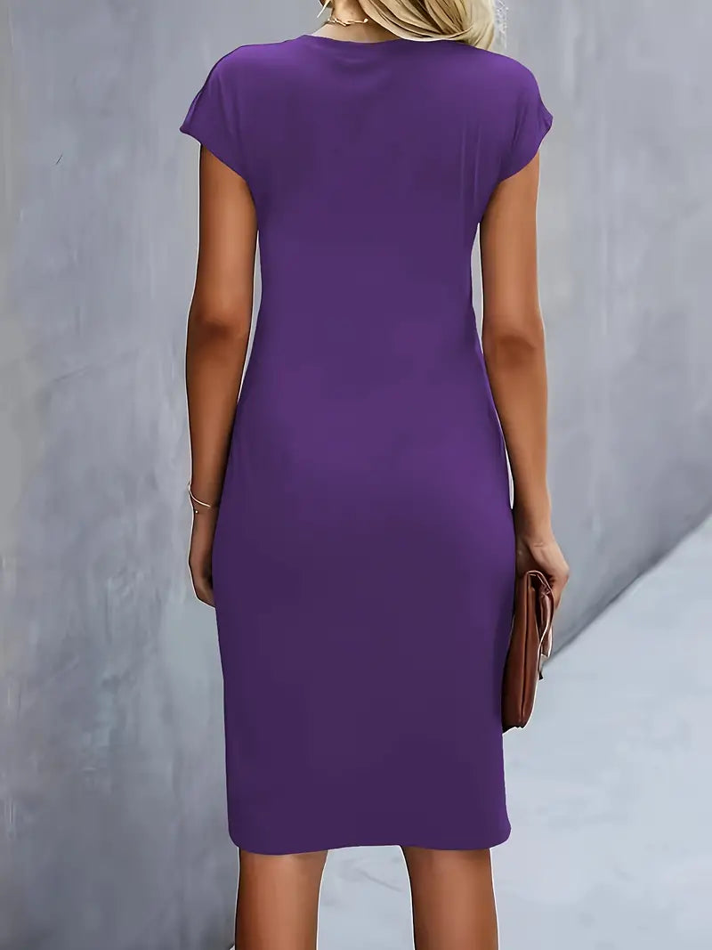 Alanah | Defined Waist Midi Dress with round neck