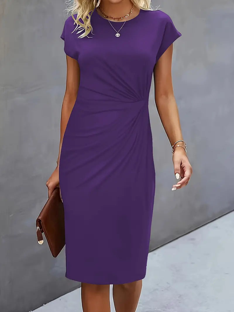 Alanah | Defined Waist Midi Dress with round neck