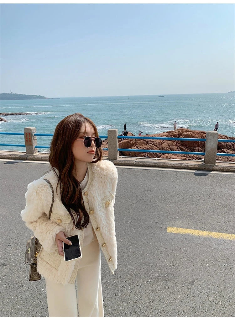 Women's Cropped Faux Fur Coat – Plush Collar Winter Jacket