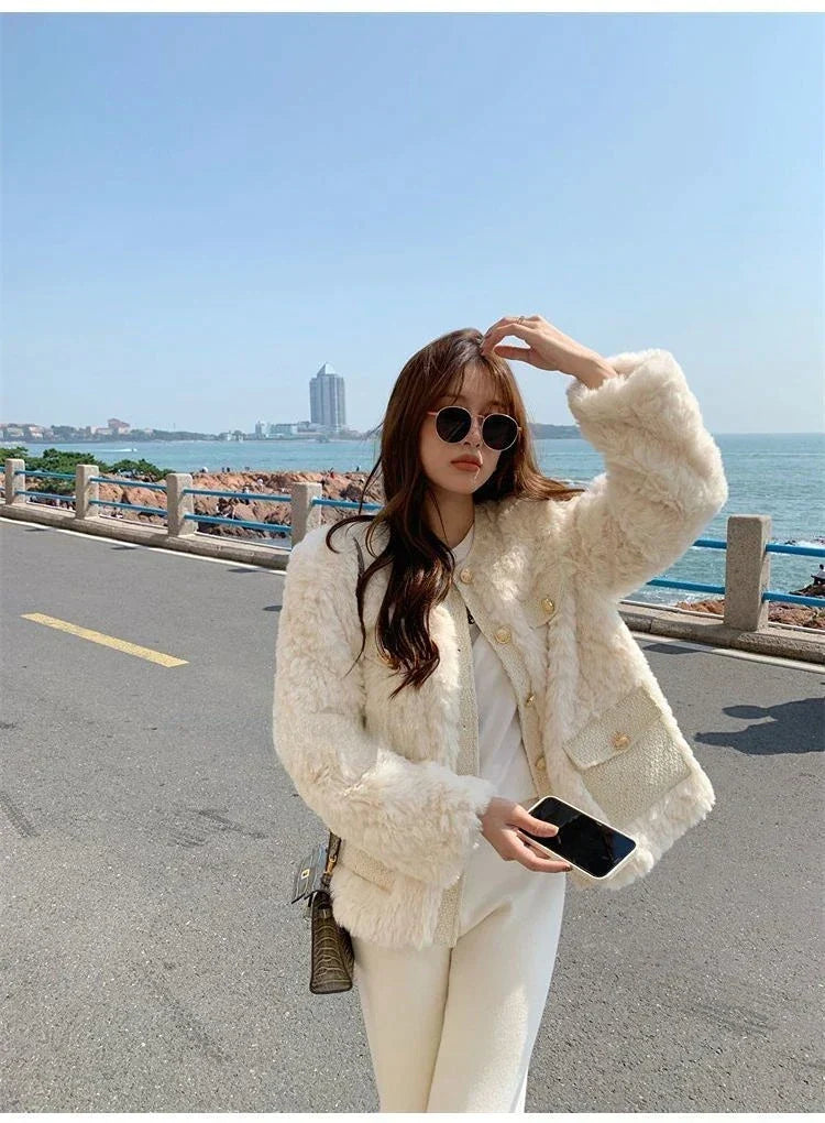 Women's Cropped Faux Fur Coat – Plush Collar Winter Jacket
