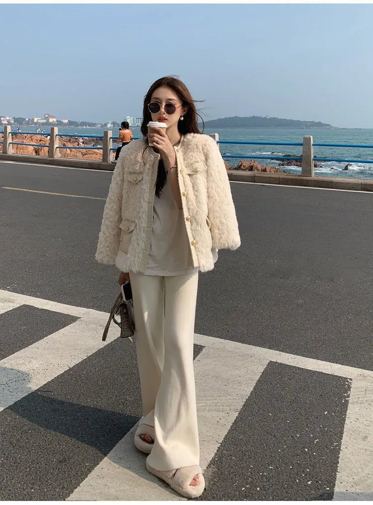 Women's Cropped Faux Fur Coat – Plush Collar Winter Jacket