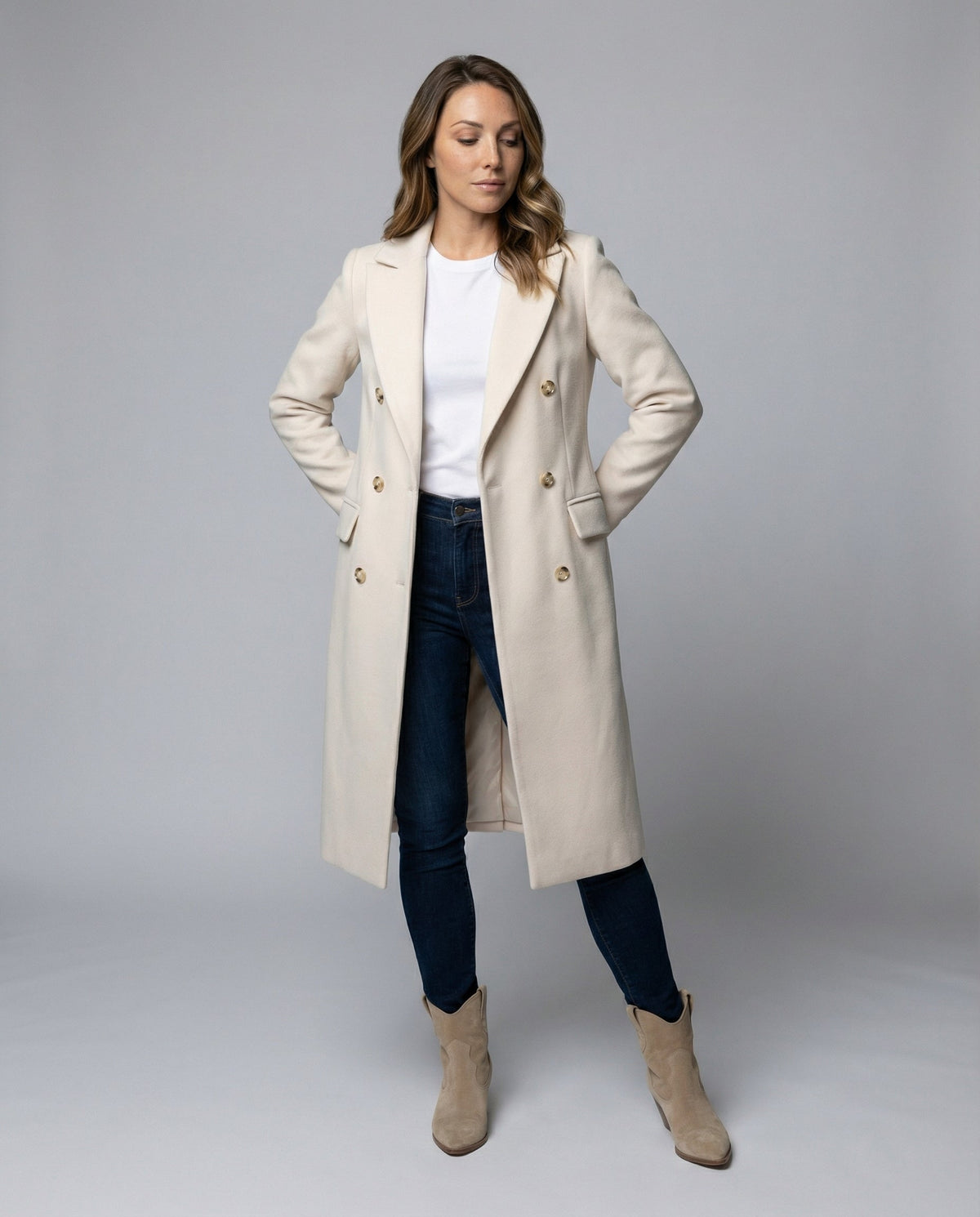 Women's Double-Breasted Winter Overcoat – Tailored Long Sleeve Coat