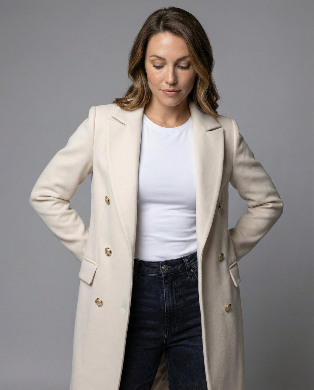 Women's Double-Breasted Winter Overcoat – Tailored Long Sleeve Coat