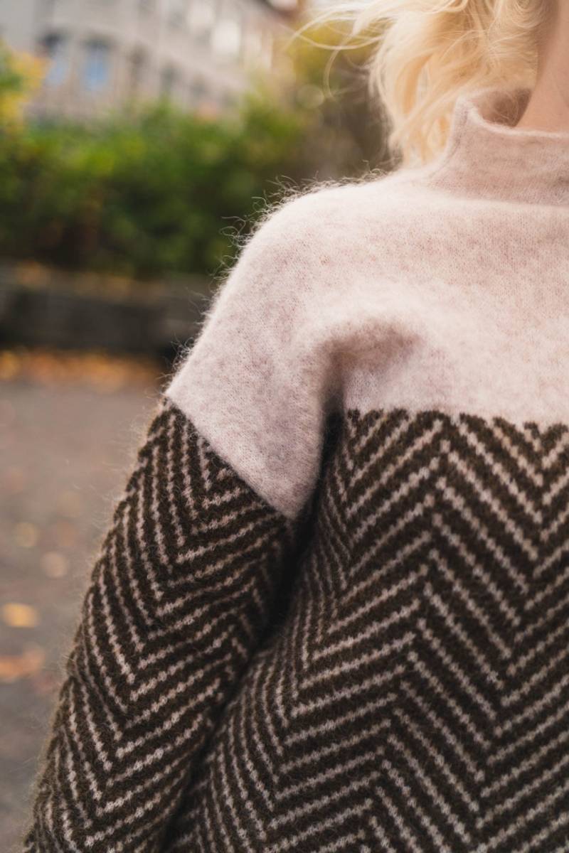 Women's High Neck Winter Sweater – Relaxed Long Sleeve Knit Sweater